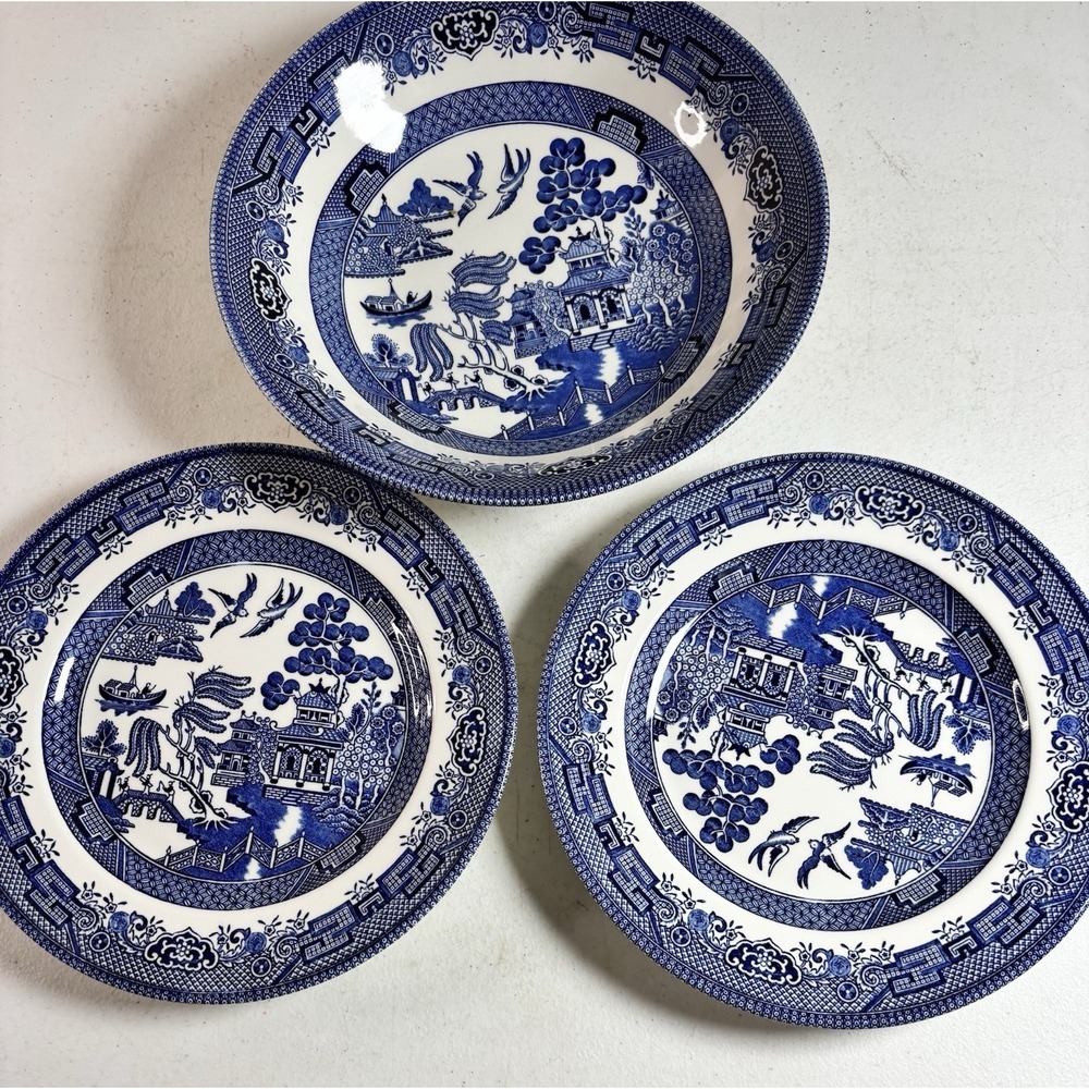 Churchill Blue Willow 9" Vegetable Serving Bowl & 2-8" Bread Plates England
